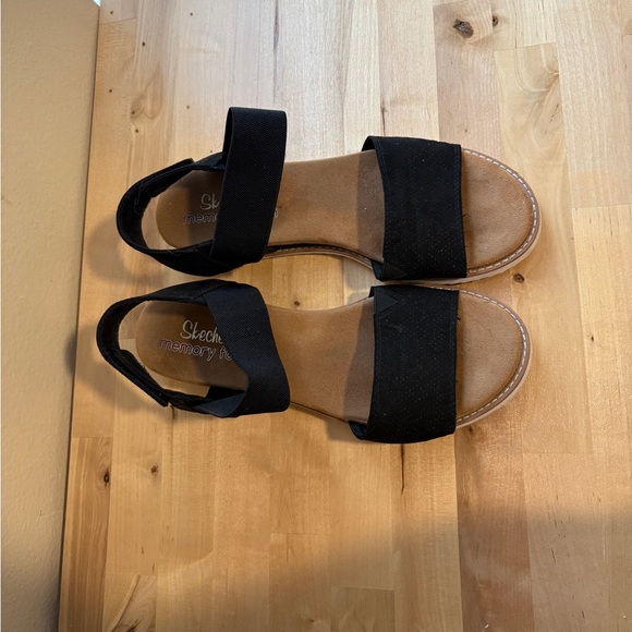 Skechers Black and Tan Memory Foam Women's Sandals - Picture 3 of 3